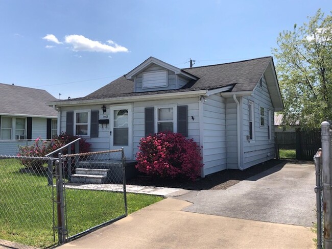 Building Photo - 2 Bedroom / 1 Bath  Home Kingsport, TN