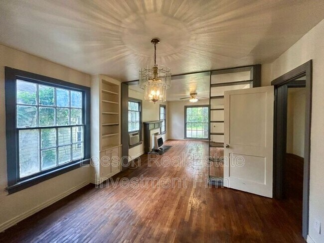 Building Photo - 3407 Lillian St