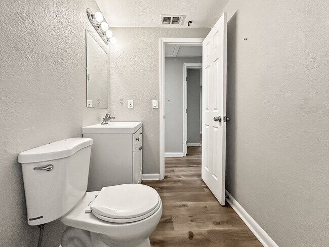 Building Photo - Coastal Waterfront Living in Apollo Beach – 3 Bed | 2 Bath