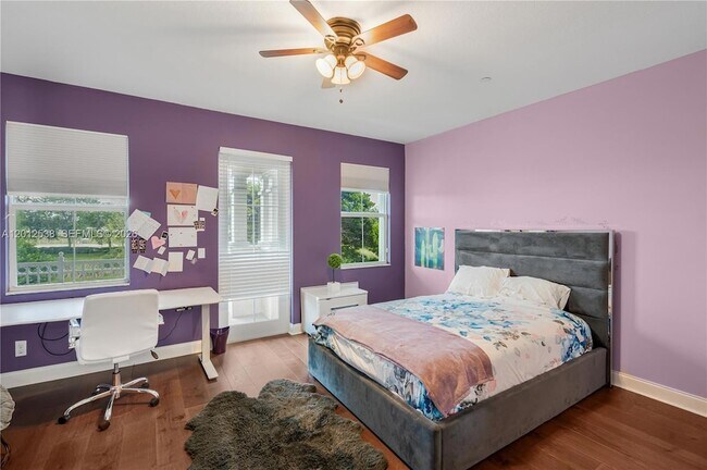 Building Photo - 4025 Cascada Cir