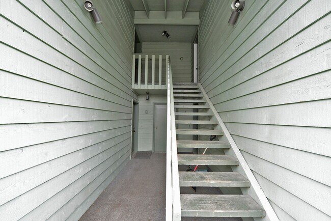 Building Photo - 7721 Mayfair Dr