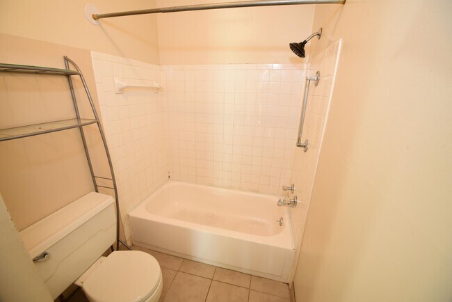 Building Photo - 4750 W 68th St S