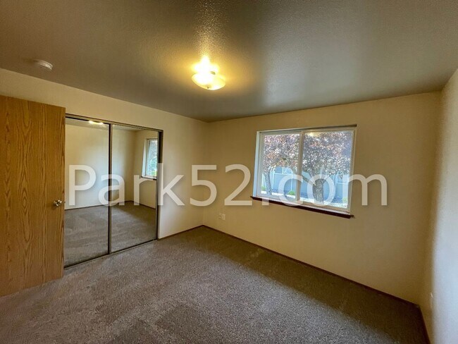Building Photo - 4318 S Alder St