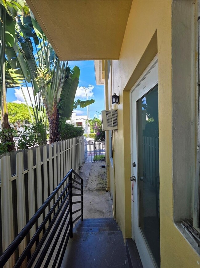 Building Photo - 8024 Harding Ave