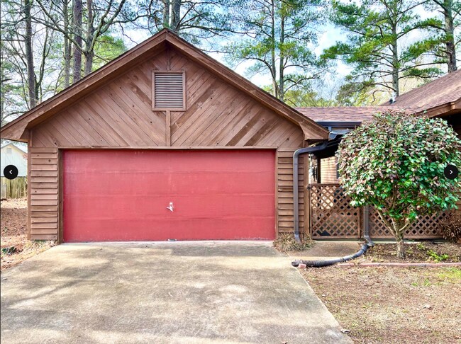 Building Photo - 308 Holly Cove