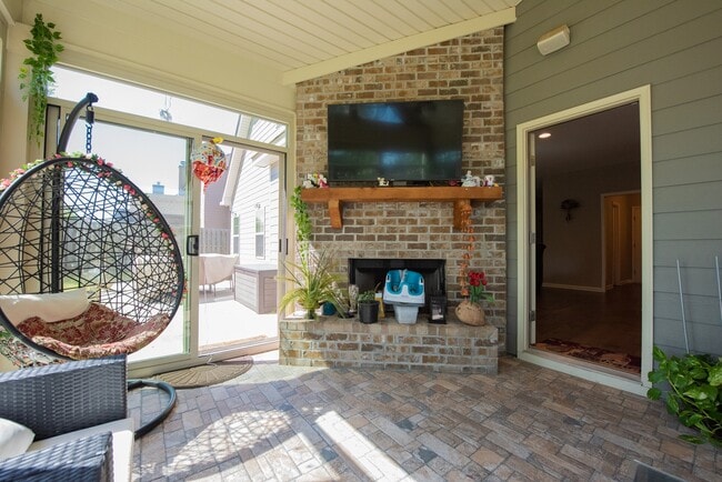 Building Photo - 830 W Richland Cir