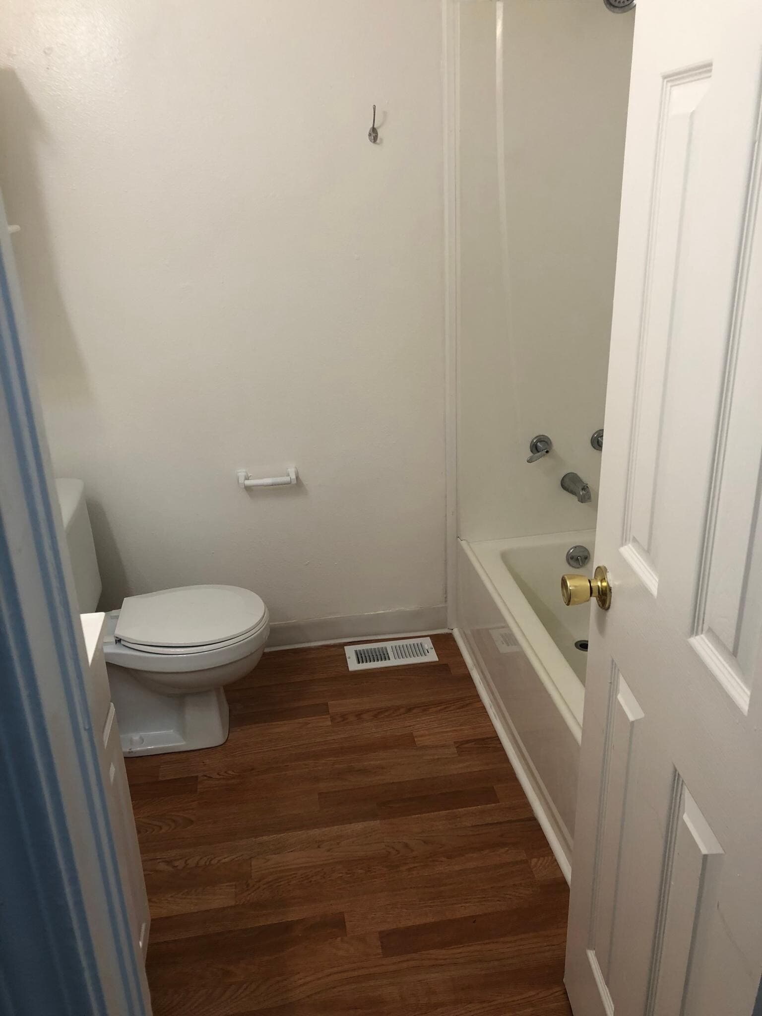 Full bath - 17664 E Loyola Dr