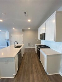 Building Photo - 4810 Airlake Dr