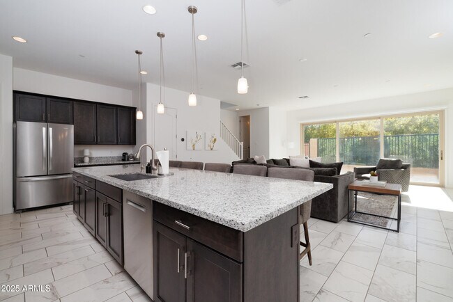 Building Photo - 7349 E Vista Bonita Dr