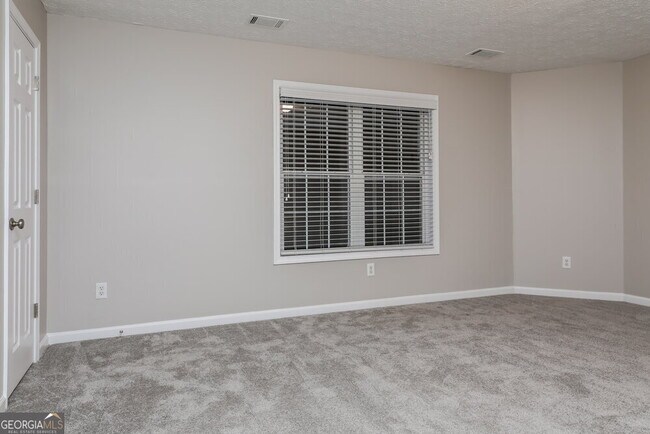 Building Photo - 655 Simon Ive Dr