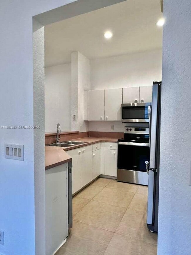 Building Photo - 1761 Aspen Ln