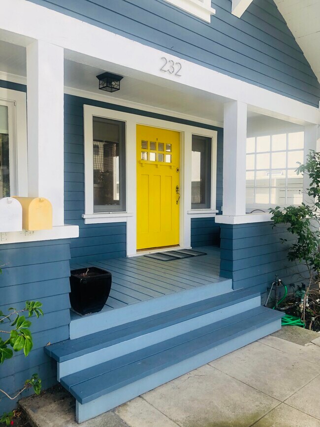 Front entrance - 232 Market St