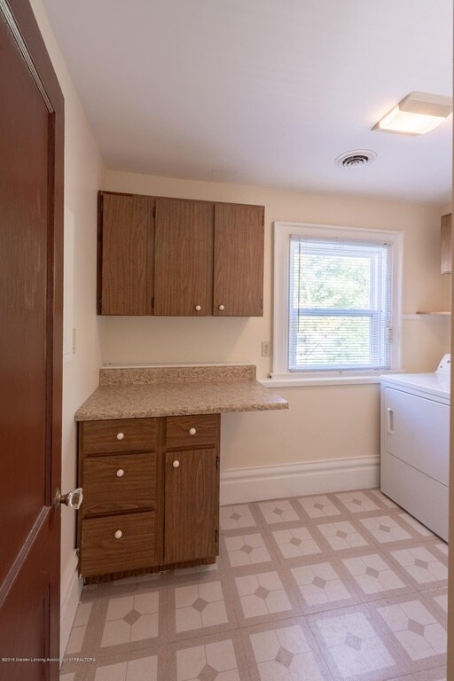 Laundry - 229 S Bingham St