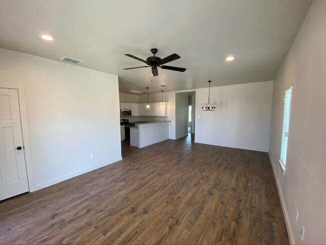 Building Photo - 1206 N 7th St