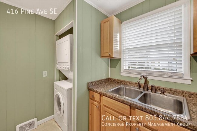 Building Photo - 416 Pine Ave SE