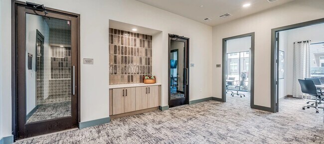 Building Photo - 1000 Grandys Ln