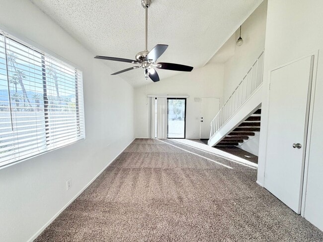 Building Photo - AVAILABLE NOW!! 2 Bedroom 2 Bathroom Condo in Rancho Mirage!