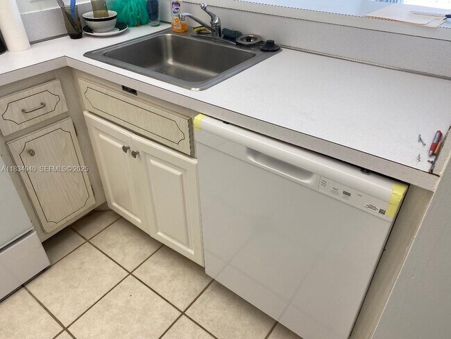 Building Photo - 1965 S Ocean Dr