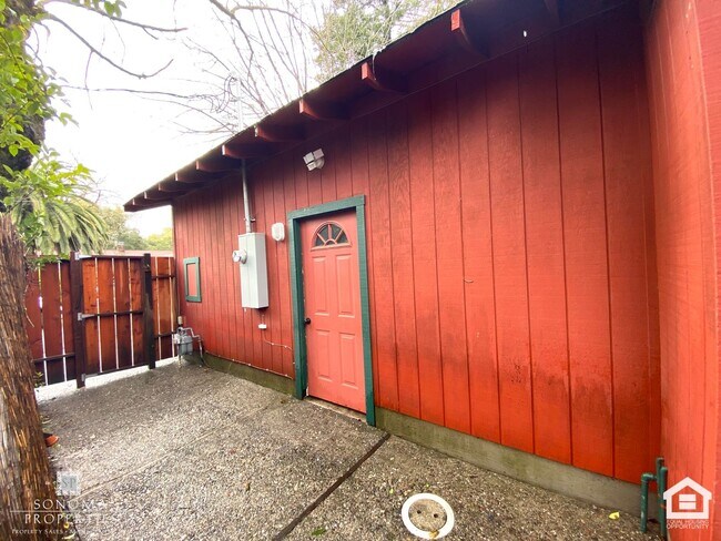 Building Photo - Charming  2BD/2BA Home in Sonoma
