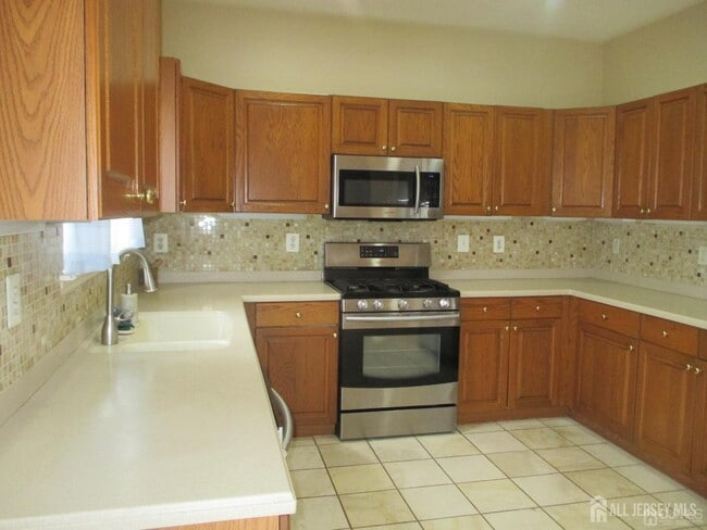 Building Photo - 103 Tived Ln E