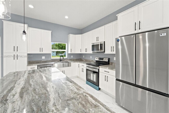 Building Photo - 5203 Birch Dr