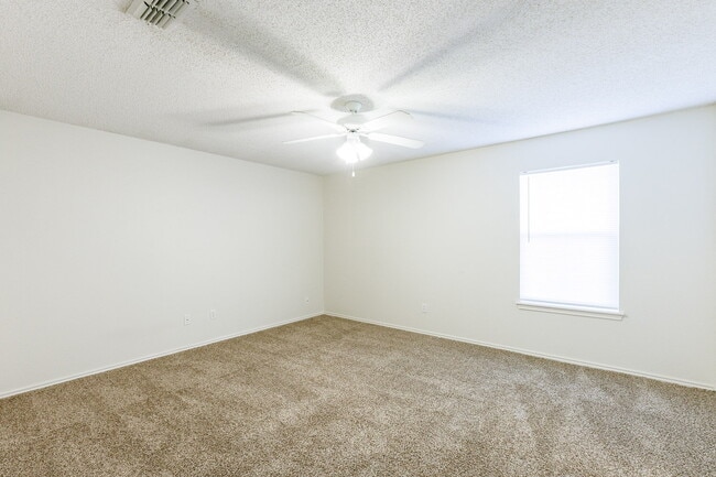 Building Photo - Super Cute Duplex in South Lubbock