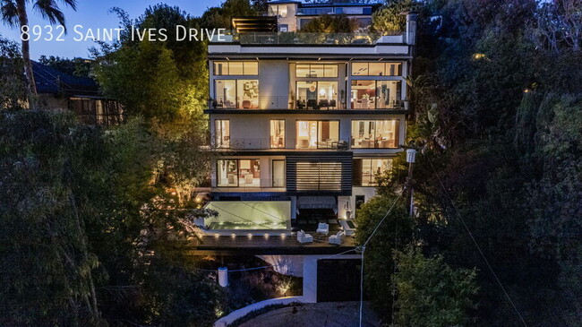 Building Photo - 8932 St Ives Dr