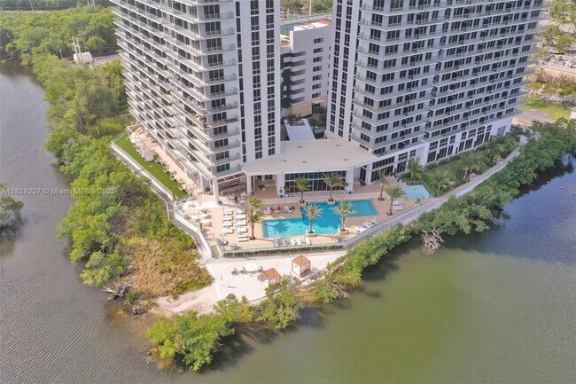 Building Photo - 16385 Biscayne Blvd