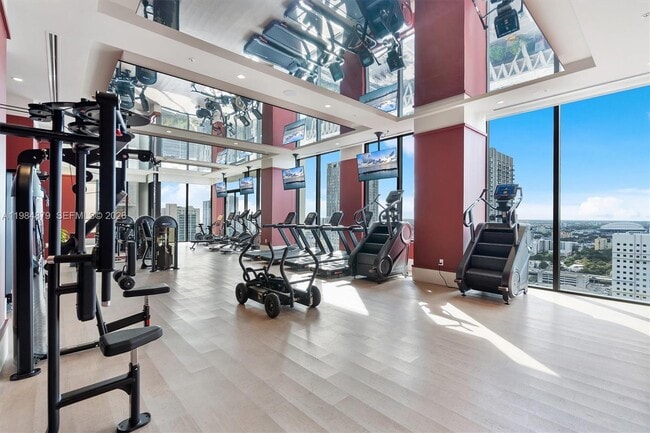 Building Photo - 11 NE 6th St