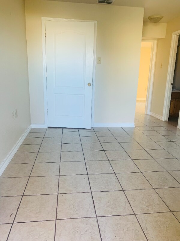 Building Photo - 3414 Weeping Willow St