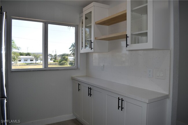 Building Photo - 1700 Bikini Ct