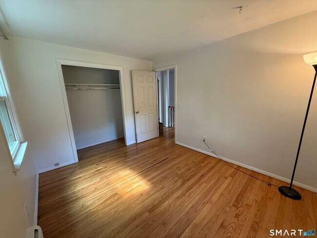 Building Photo - 74 Ring Dr