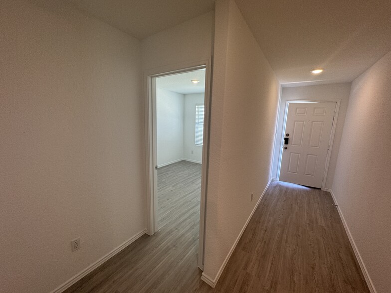Building Photo - 1155 Barbarosa Rd