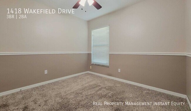 Building Photo - 1418 Wakefield Dr