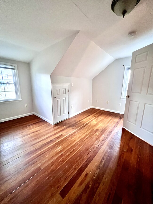 Building Photo - 5237 Old Alexandria Turnpike