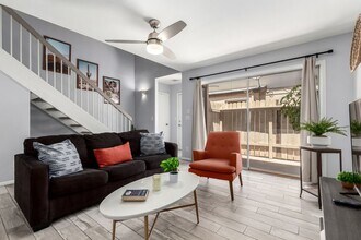 Building Photo - Scottsdale Condo
