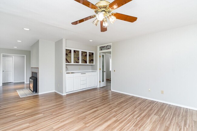 Building Photo - 4bd/3ba Seattle Home