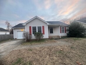 Building Photo - Charming Single Family Home in Clarksville