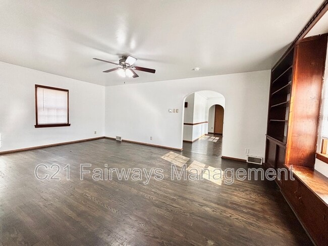 Building Photo - 616 Sandy Hill Rd