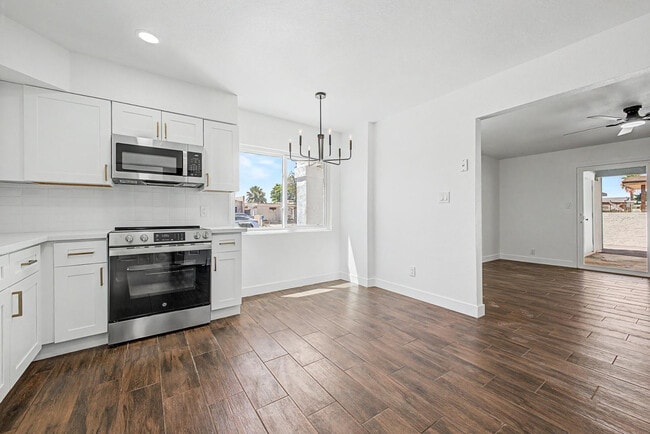 Building Photo - 4127 N 106th Ave