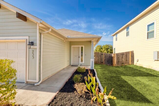 Building Photo - 253 Eagle Brook Ln