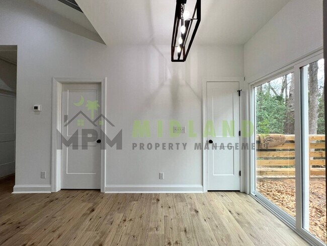 Building Photo - 1510 Noble Ave