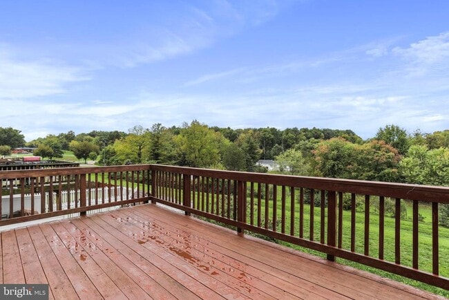 Building Photo - 85 Norwood Dr