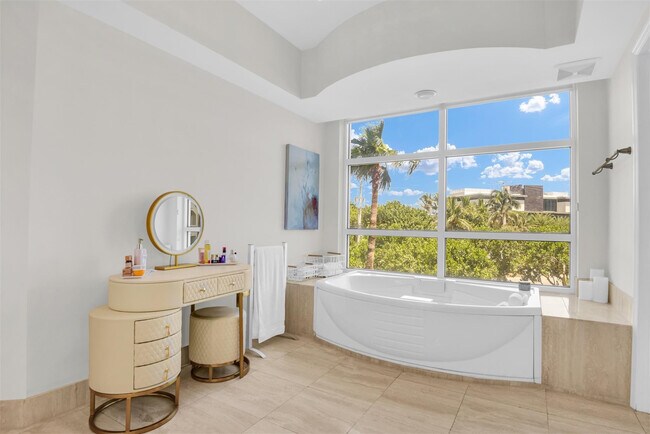 Building Photo - 3700 S Ocean Blvd