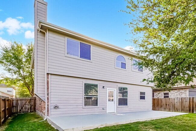 Building Photo - 552 Foxford Run Dr