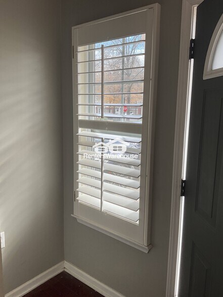 Building Photo - 15406 St Christopher Ct