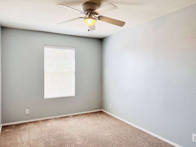 Building Photo - Beautiful two-story home in the desirable Silver Oaks community!