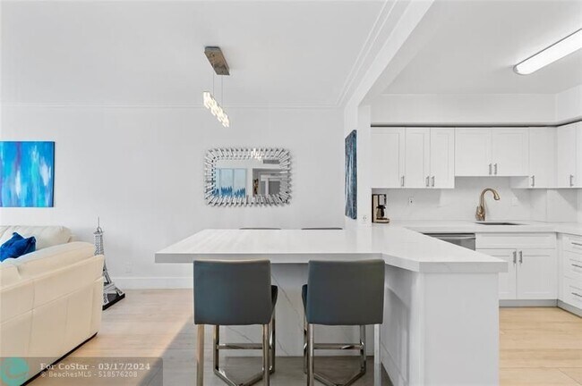 Building Photo - 3850 Galt Ocean Dr