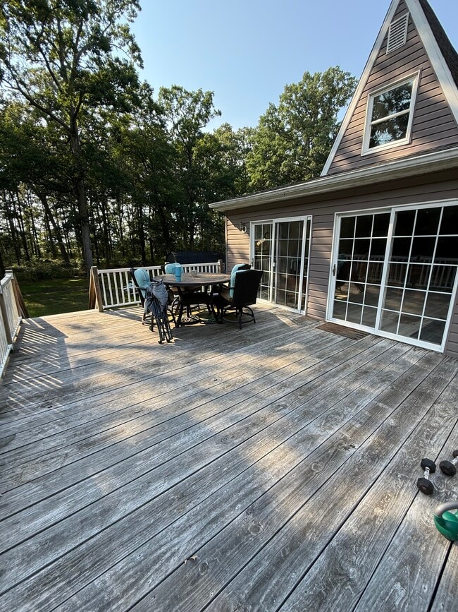Building Photo - 6012 Blue Water Dr