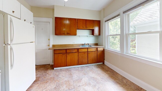 Building Photo - 1285 Cranford Ave